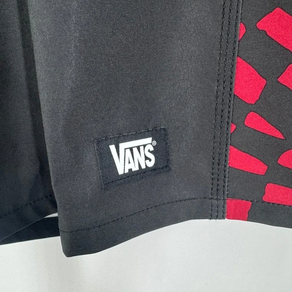 Vans MTE Daily Sideline Mens Boardshorts Black Red 19 Outseam Size 32 Relaxed